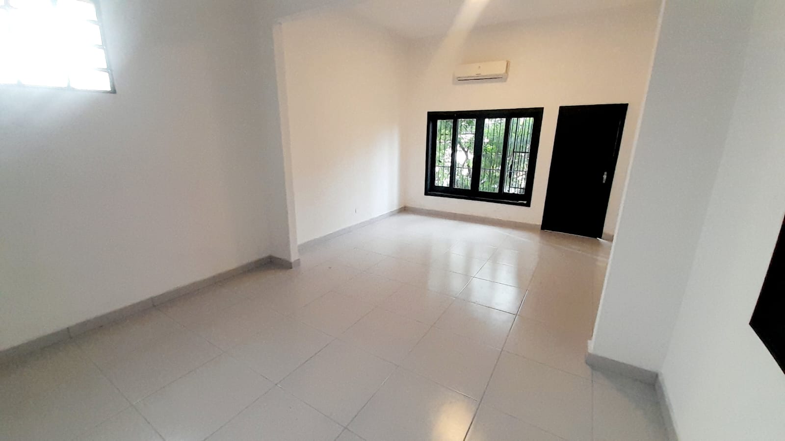 Alquilo Departamento Monoambiente con Balcón zona Super 6 Gran Vía