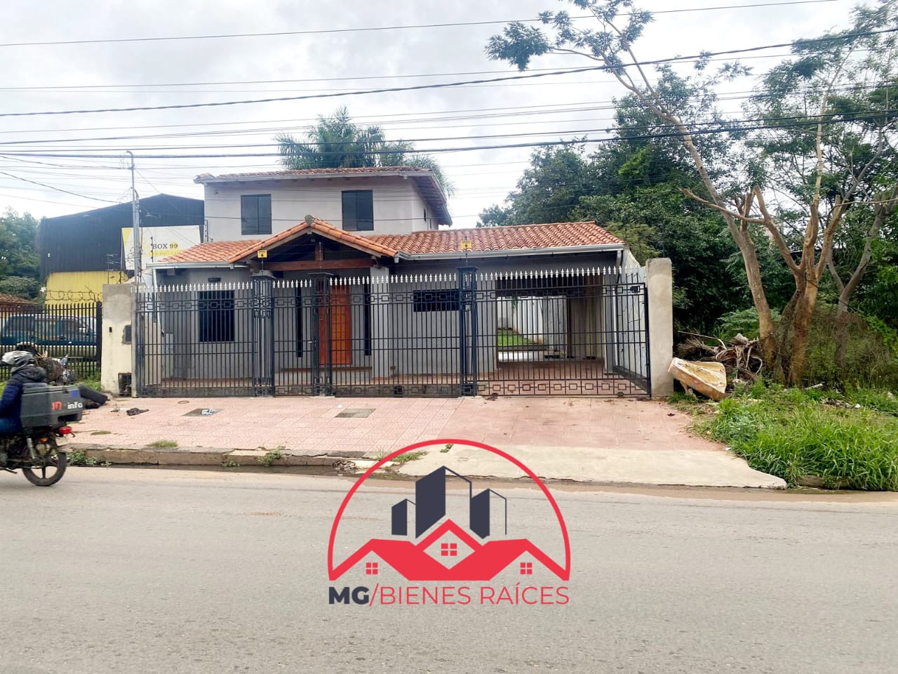 ALQUILO CASA 3 DORMITORIOS ZONA AVENIDA AVELINO MARTINEZ SAN LORENZO