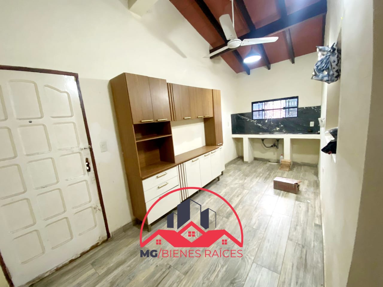 ALQUILO CASA 3 DORMITORIOS ZONA AVENIDA AVELINO MARTINEZ SAN LORENZO