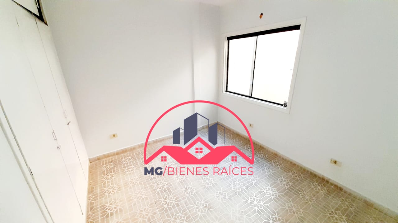 Alquilo Departamento de 2 Dormitorios zona Super 6 - Denis Roa