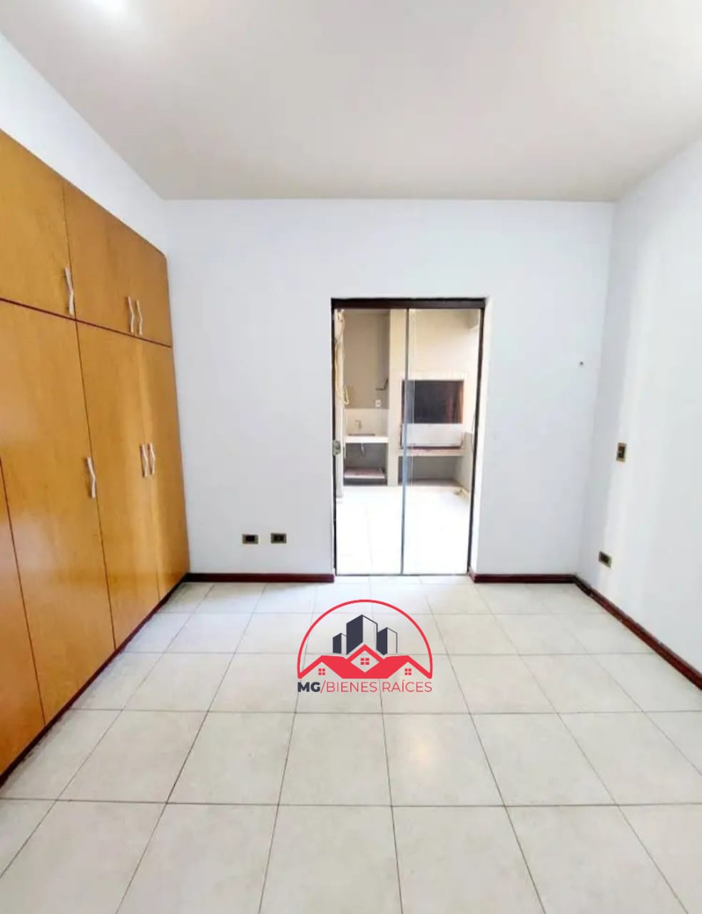 Alquilo Amplio Departamento de 3 habitaciones Barrio Seminario