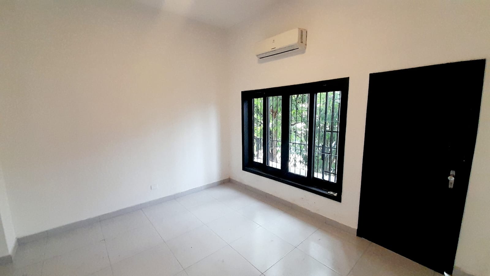 Alquilo Departamento Monoambiente con Balcón zona Super 6 Gran Vía